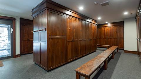 Arrowleaf Lodge locker room