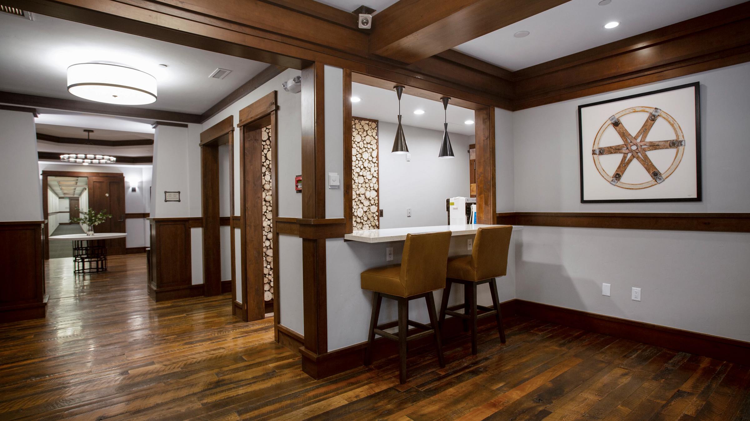 Arrowleaf Lodge common area