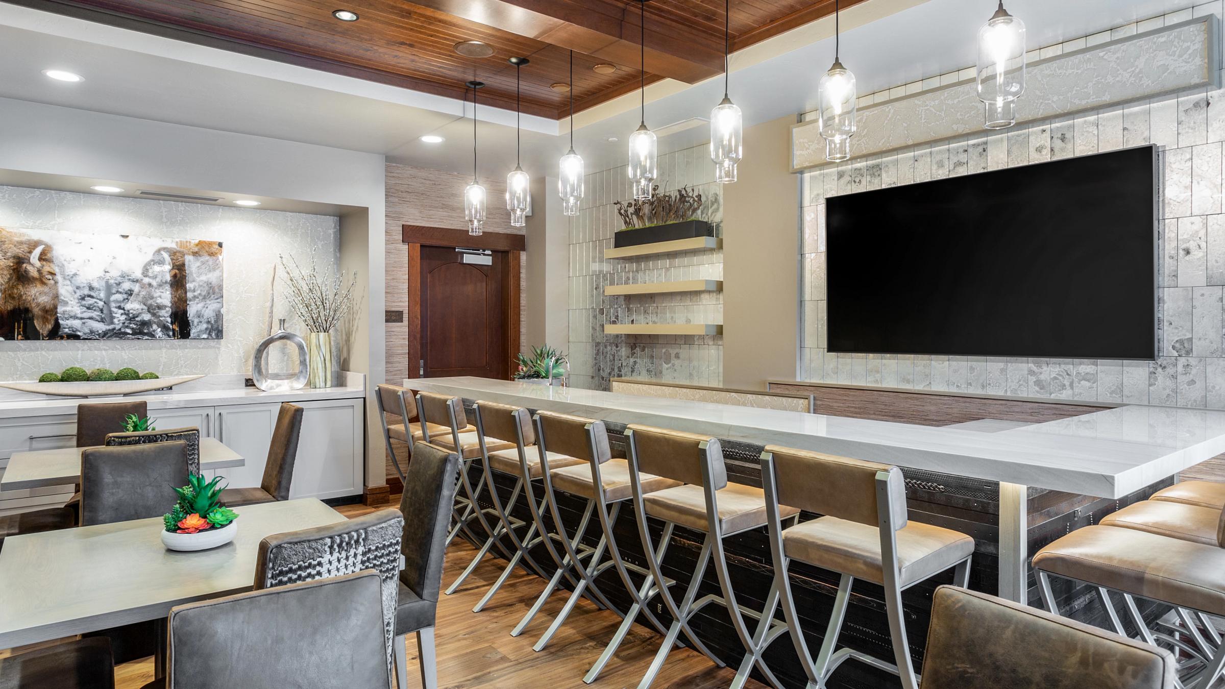 Common dining area at Flagstaff Lodge