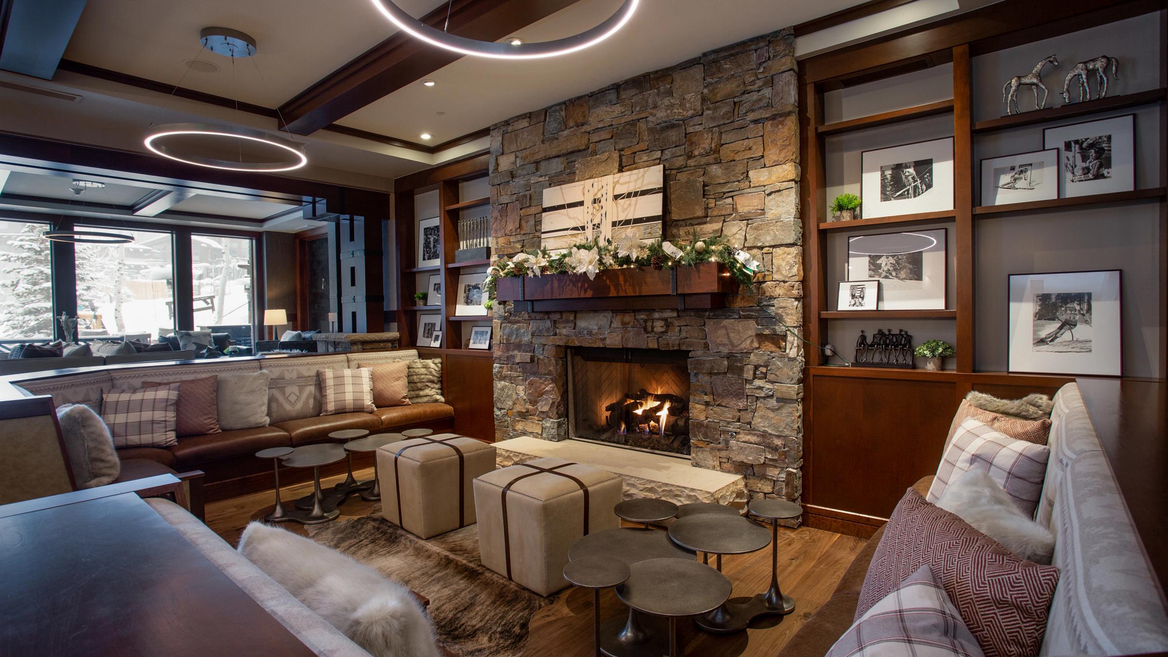 Flagstaff Lodge common room