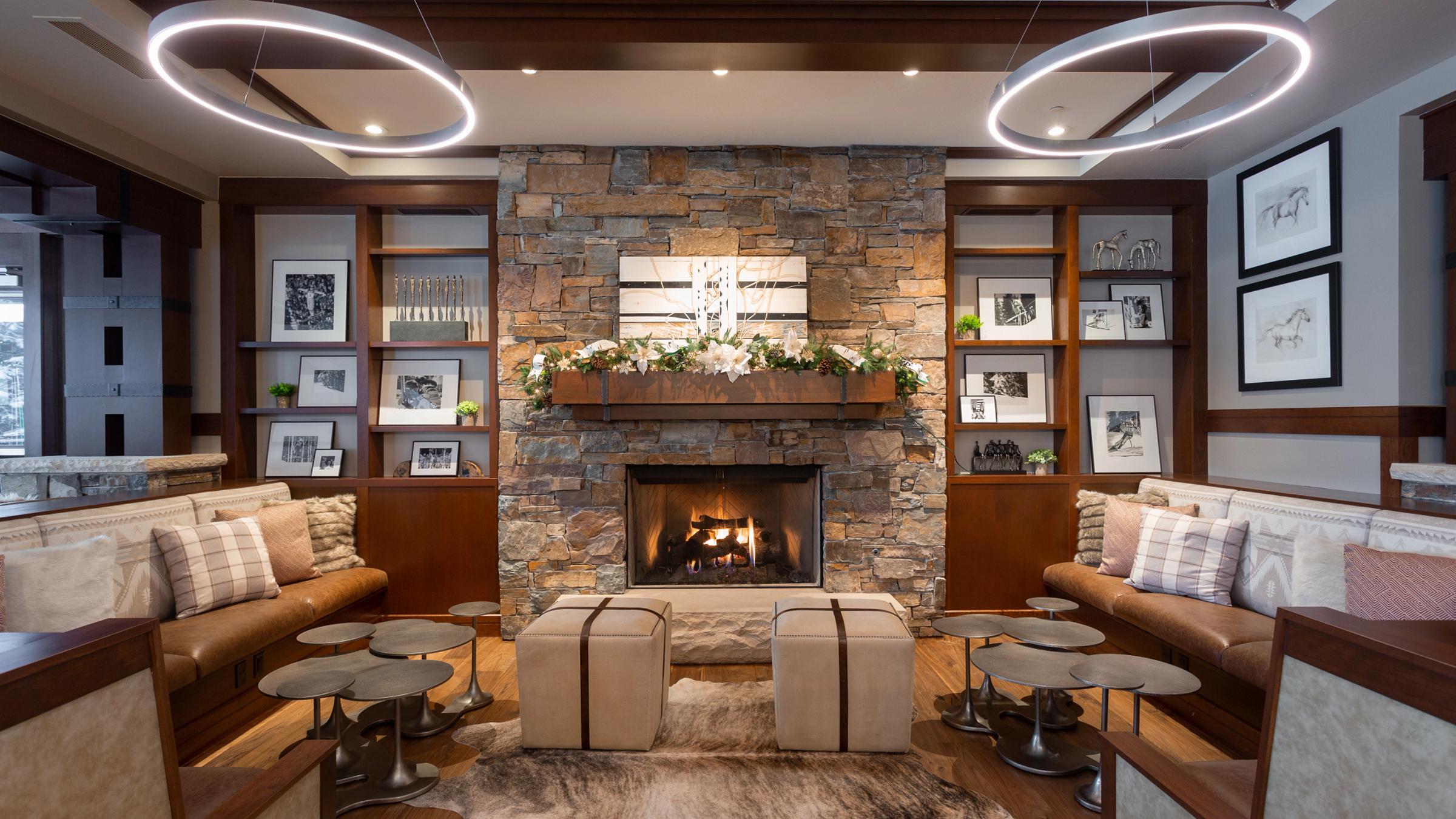 Flagstaff Lodge common room