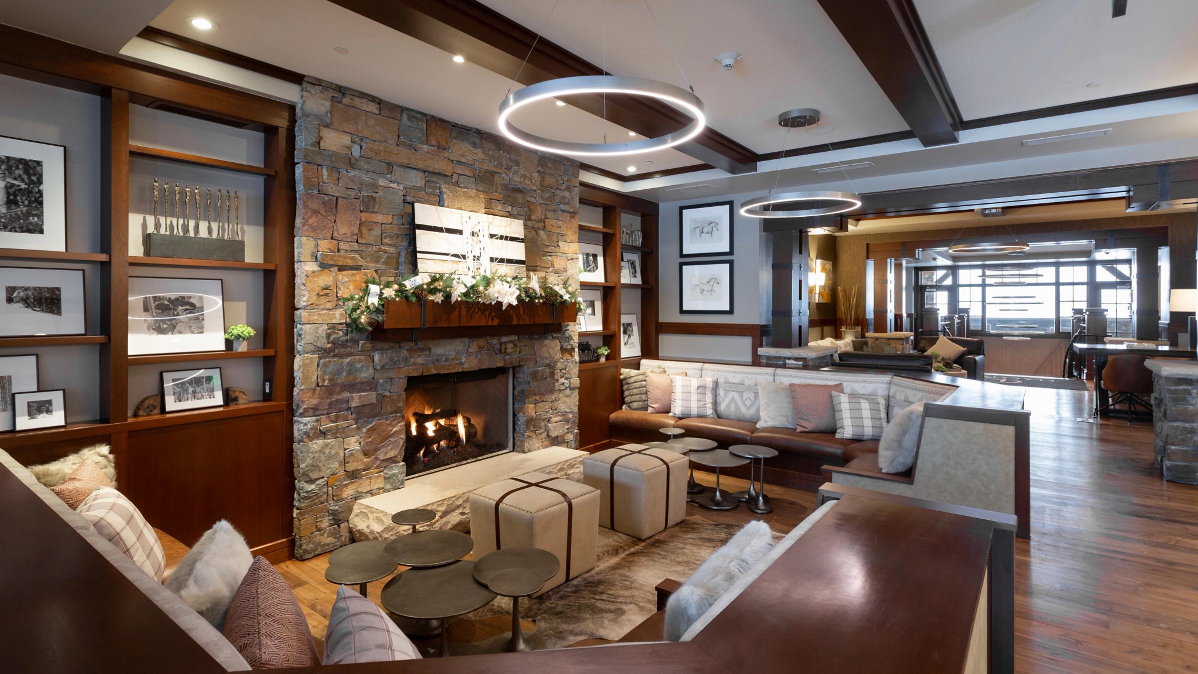 Common sitting area at Flagstaff Lodge