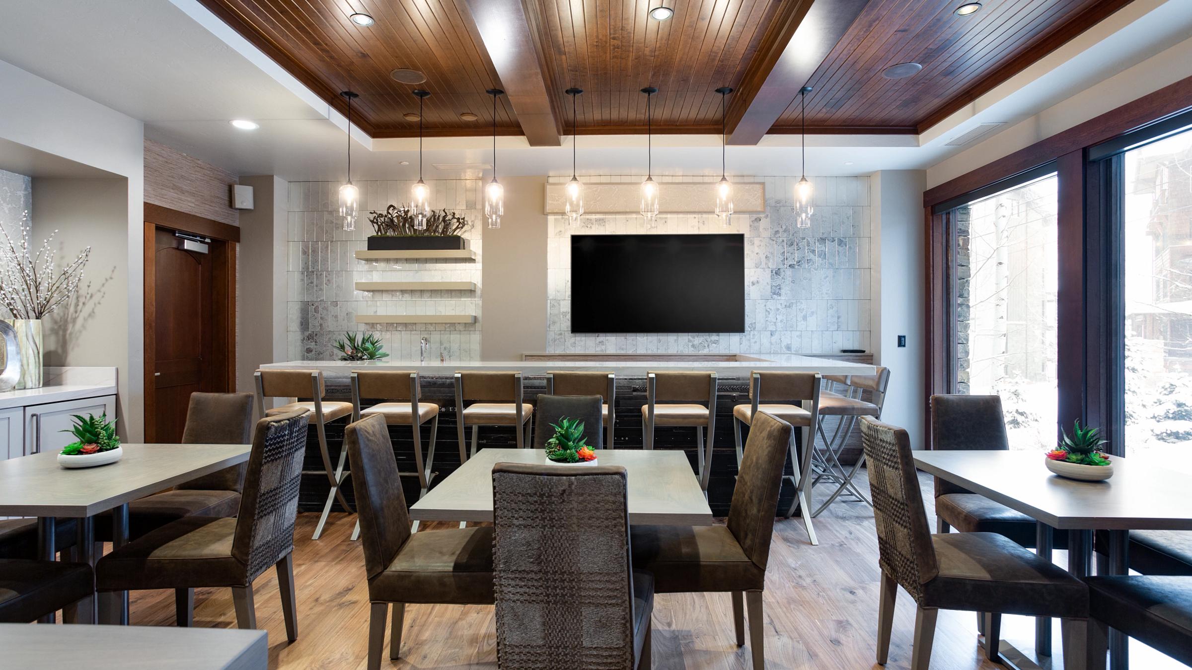 Common dining area at Flagstaff Lodge