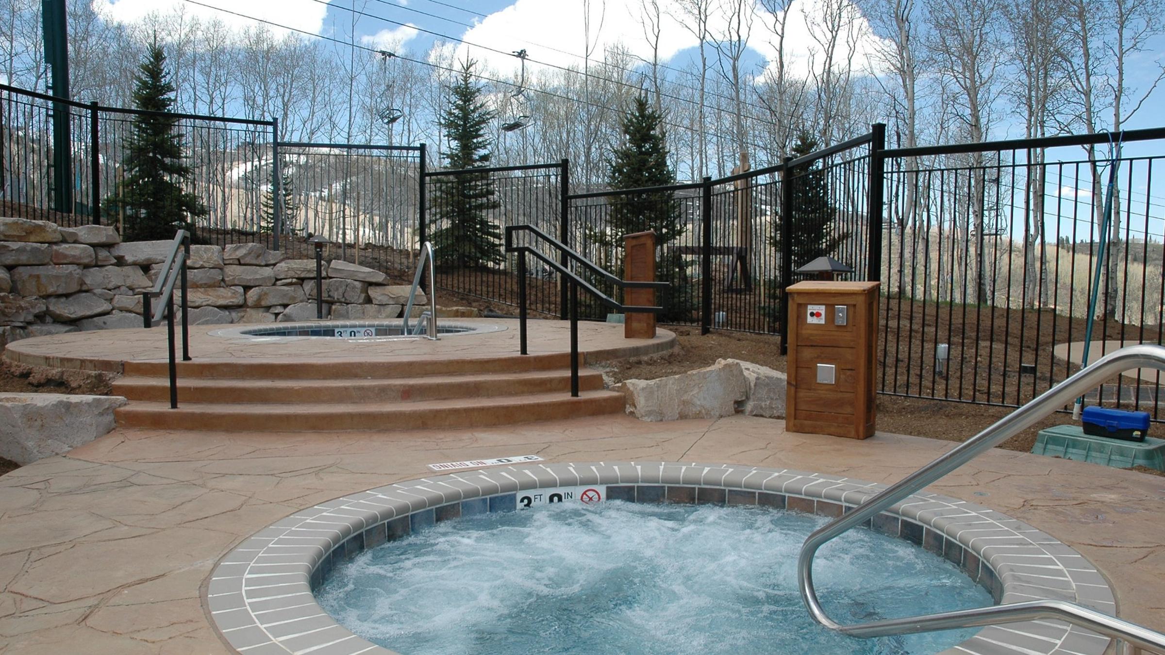 Shooting Star outdoor hot tub