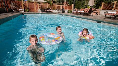 Kids in the pool at the Lodges at Deer Valley