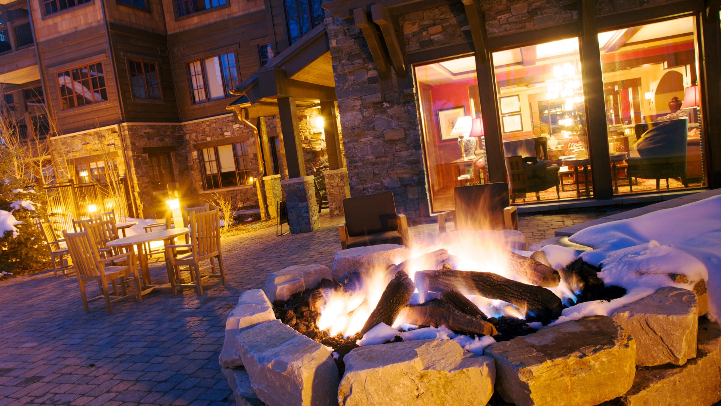 Outdoor firepit at Flagstaff Lodge