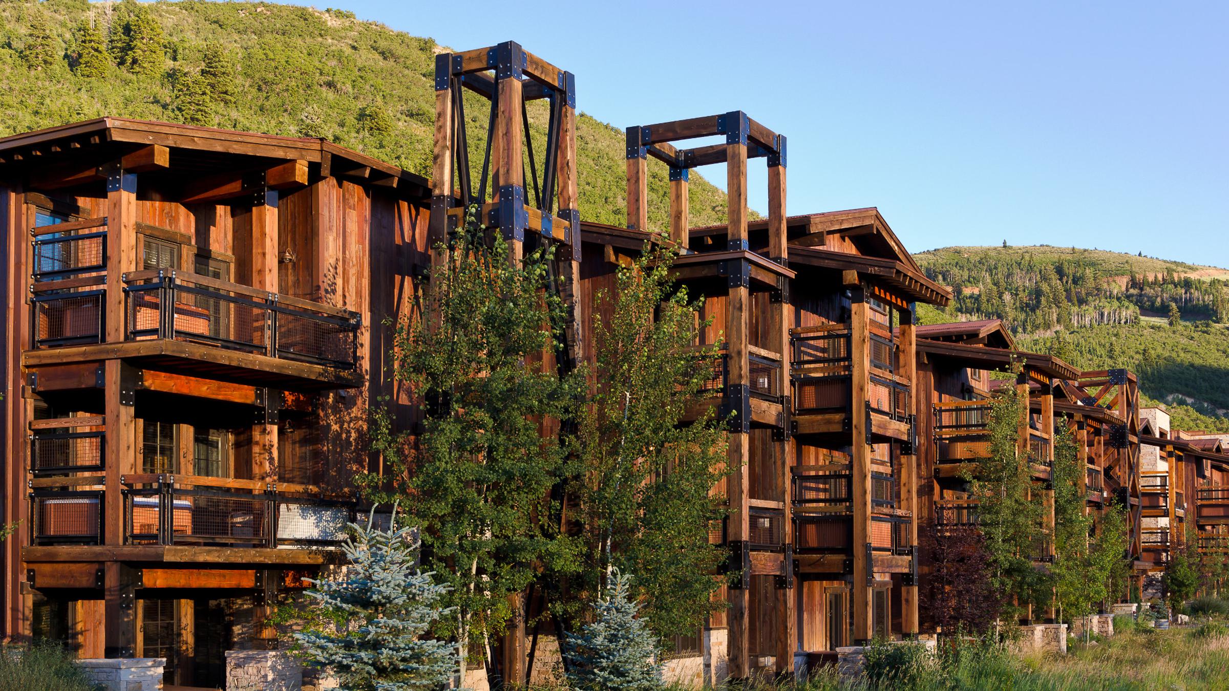 Silver Baron Lodge exterior in the summer