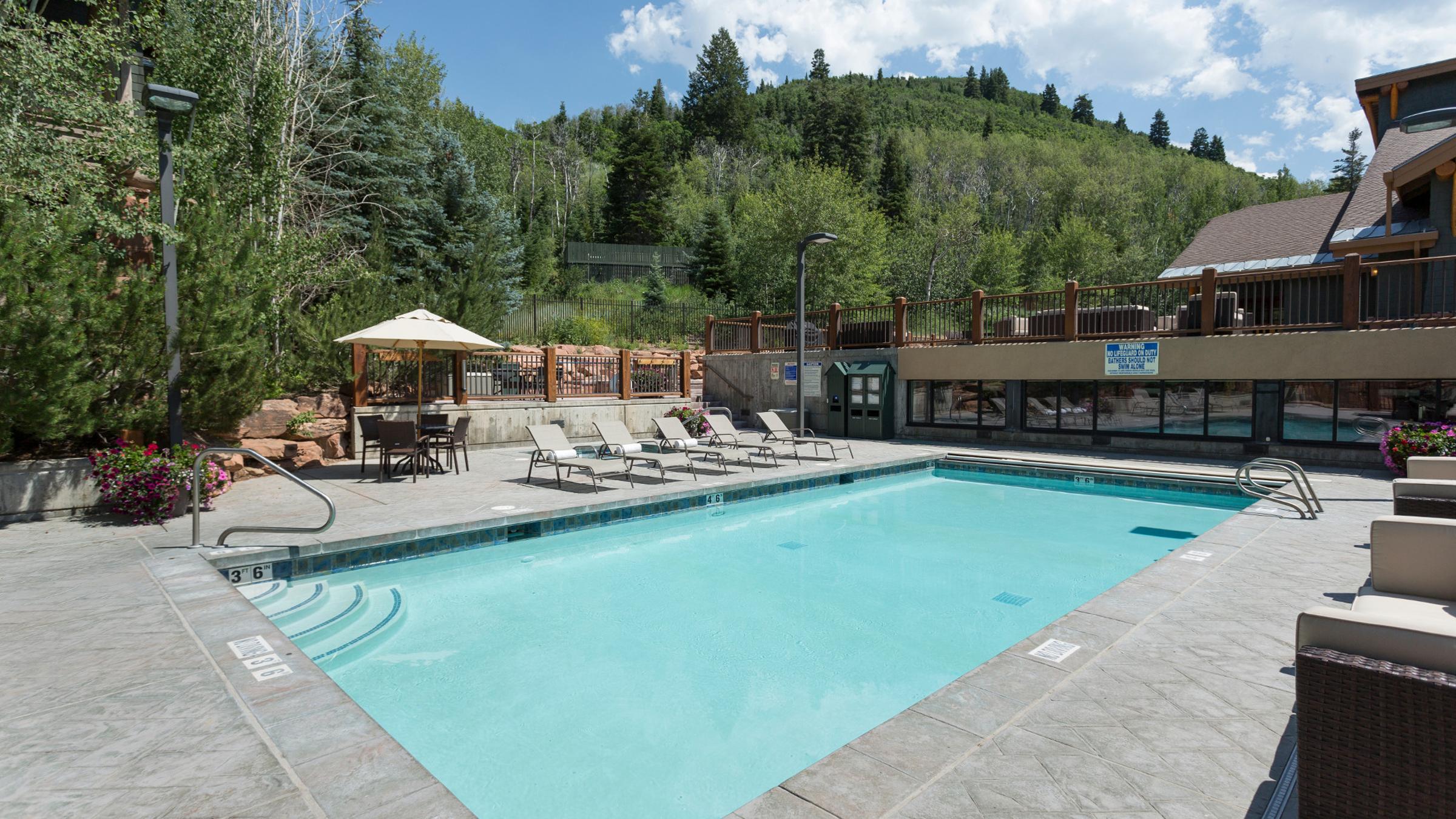 Lodges at Deer Valley pool