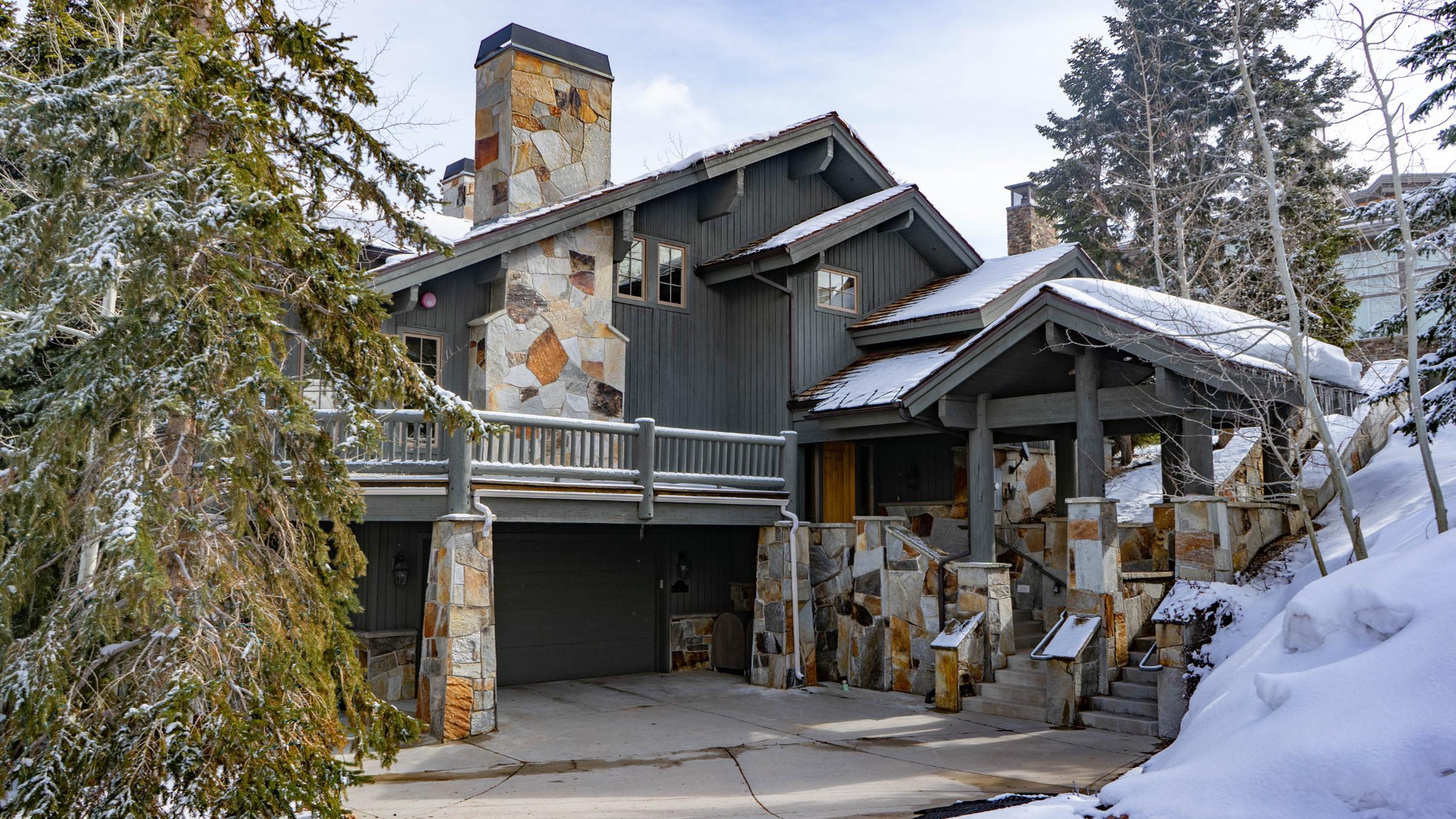 8 Bellemont winter exterior