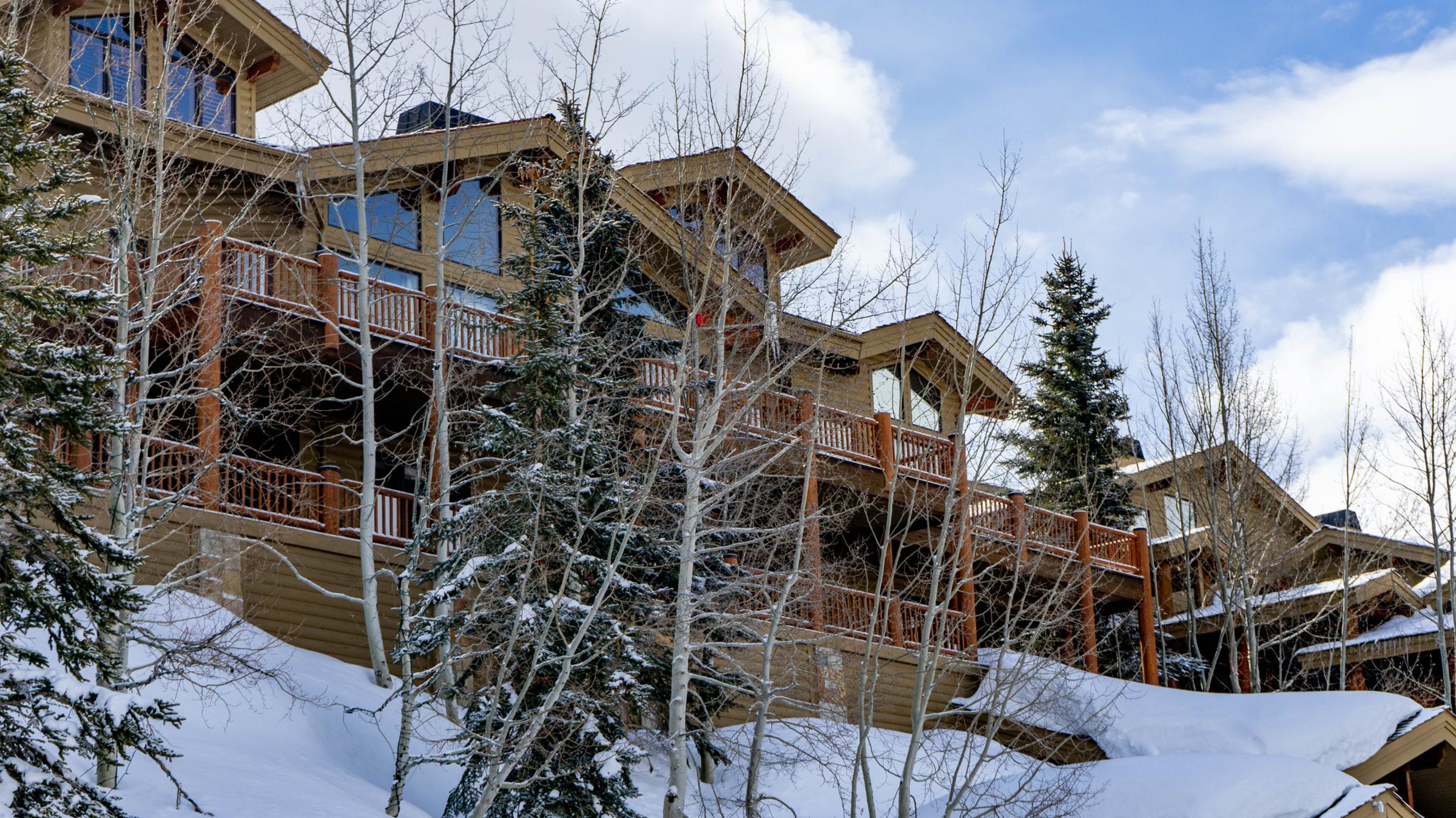 Double Eagle winter exterior