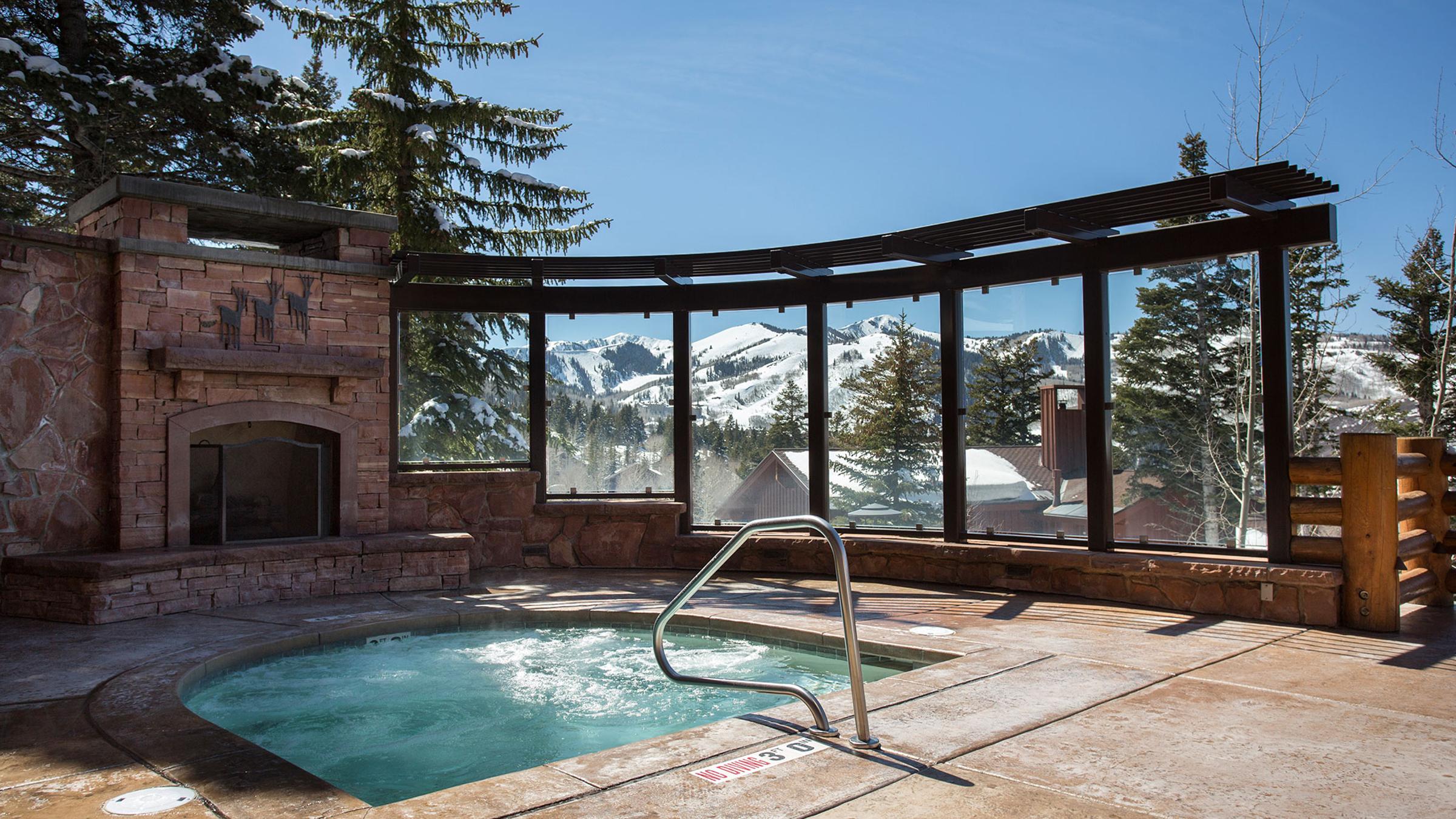 Outdoor hot tub at Stag Lodge