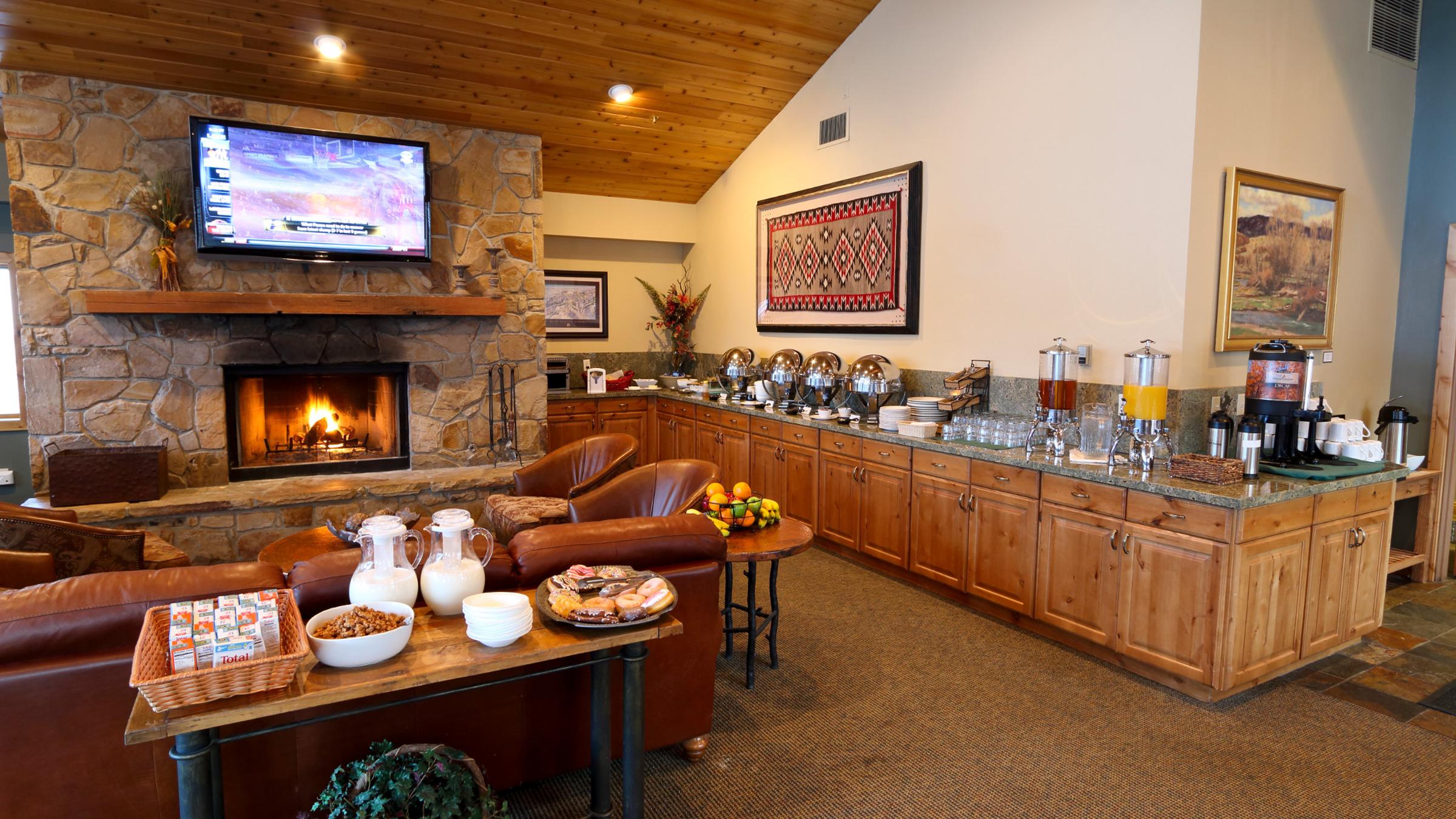 Trail's End Lodge breakfast buffet